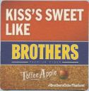 Brothers_Kisss_r.jpg